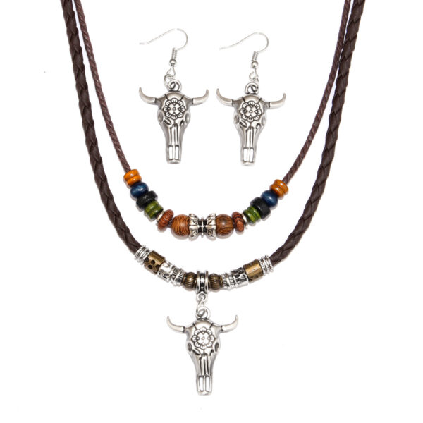 oly-1d6004b90fee27528b42542e5943c99c Wholesale Bull head shaped wooden bead double-layer necklace, braided rope clavicle chain