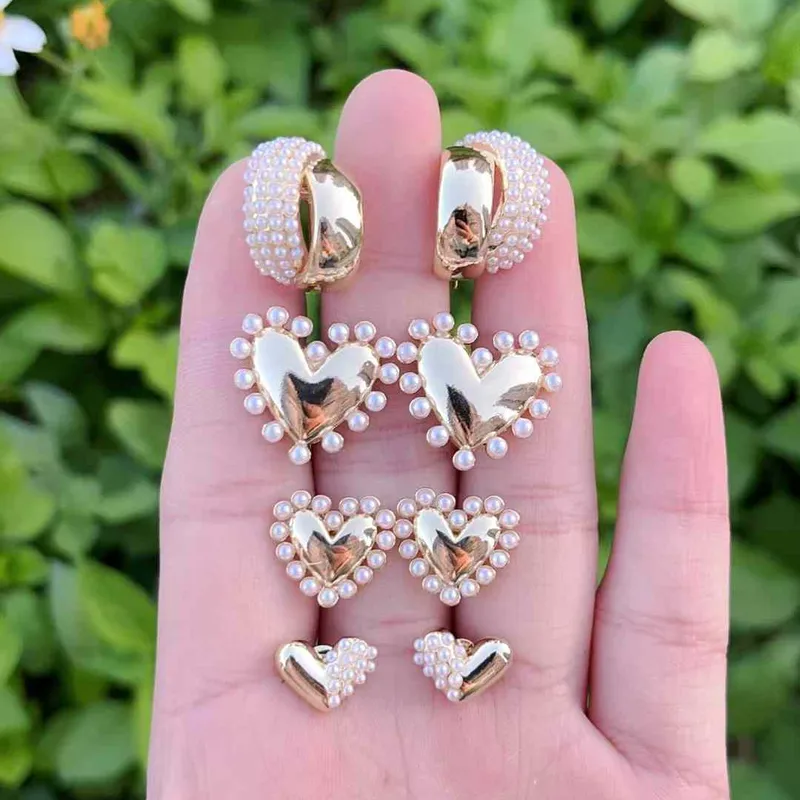 Wholesale 1 Pair/Package Modern Style Simple Style Heart Shape Polishing Copper Acrylic Pearl 18K Gold Plated Ear Studs