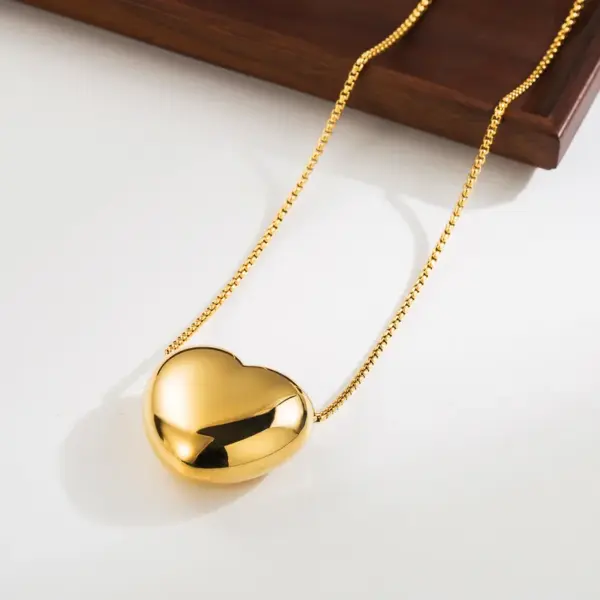 Wholesale Jewelry Simple Style Geometric Round Heart Shape 304 Stainless Steel 18K Gold Plated Plating Stainless Steel Necklaces