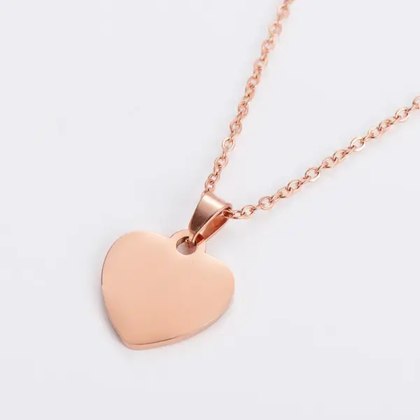 Wholesale Ion Plating (IP) 18K Gold Plated Heart Shape 304 Stainless Steel Sweet Simple Style Waterproof Non Tarnish 304 Stainless Steel Pendant Necklace