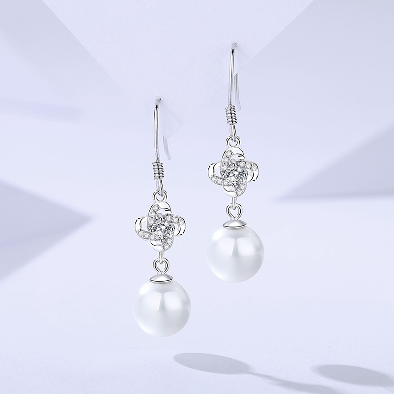 Wholesale Damila S999 Sterling Sier Four-Leaf Clover Earrings for Women, Fashionable Aessible Luxury Round Bead Earrings, Elegant and Versatile Mother