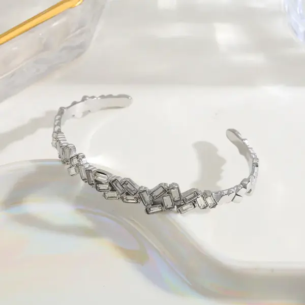 304 Stainless Steel C Shape Geometric PVD Coated Zircon Real Gold Plated Fashion Waterproof Non Tarnish Plating Gold Bangle