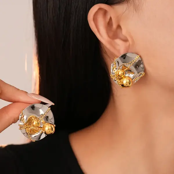 Wholesale 1 Pair Casual Elegant Lady Geometric Plating Titanium Steel Ear Studs