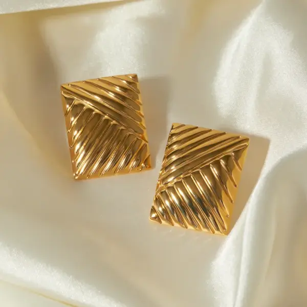 1 Pair Retro Simple Style Commute Geometric Solid Color 304 Stainless Steel 18K Gold Plated Ear Studs