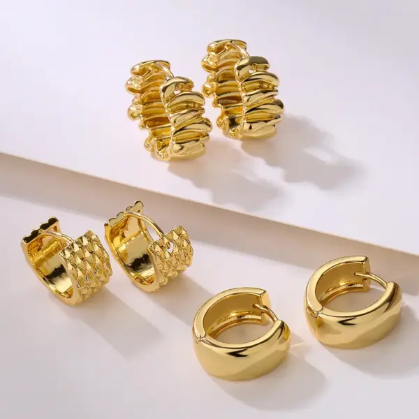 Wholesale Fashion Geometric Copper Plating Pleated Hoop Earrings 1 Pair