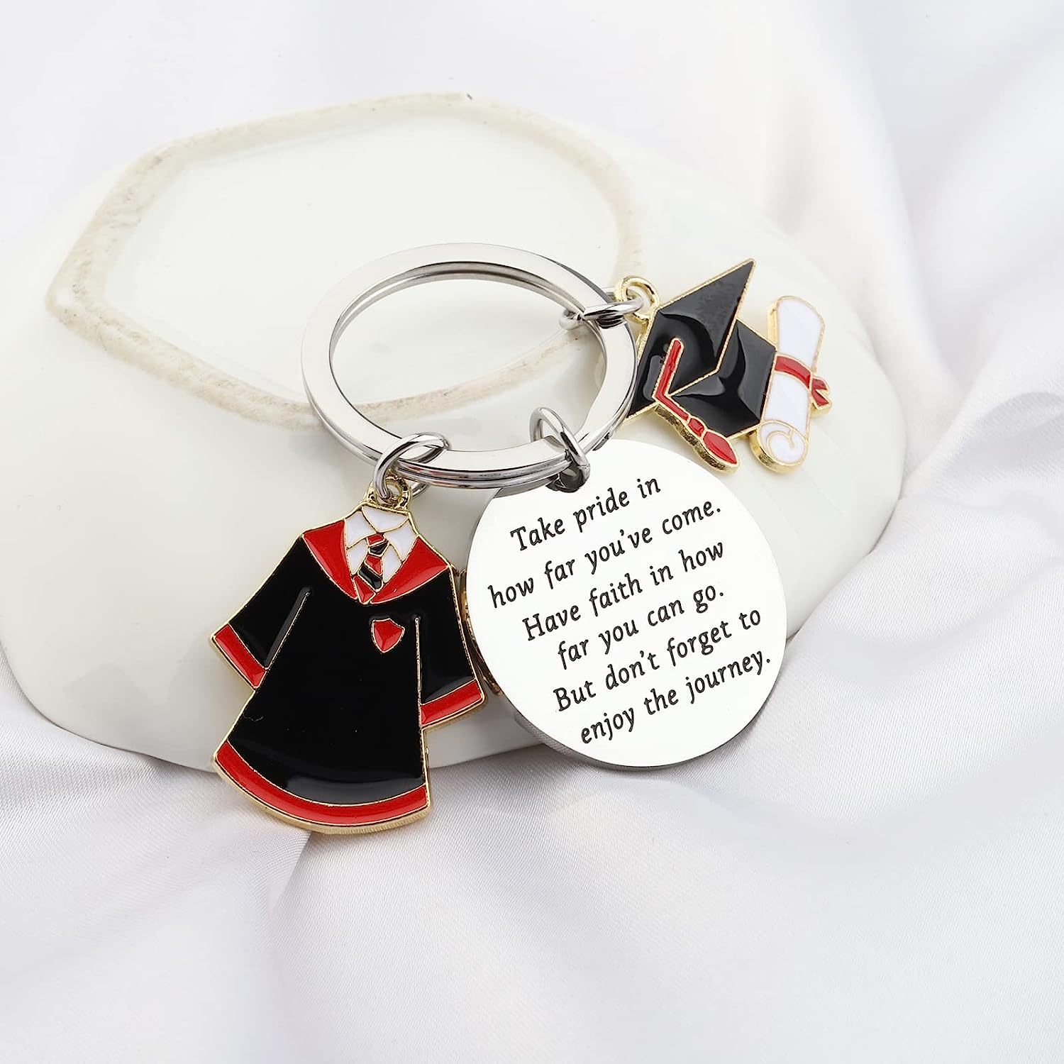 Wholesale Cross-border new creative graduation season stainless steel keychain graduation gifts Bachelor's clothing Bachelor's cap pendant