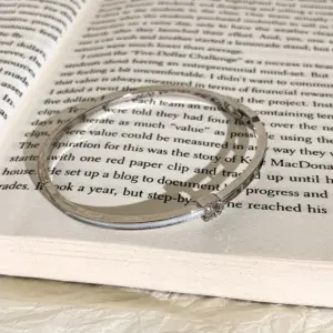 Silver Drop Oil Hollow D-Shaped Bracelet