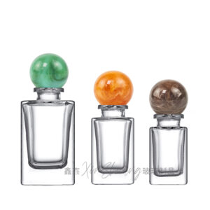 30ml (bottle + resin ball cap + 15 nozzles); resin ball cap bright white; glass