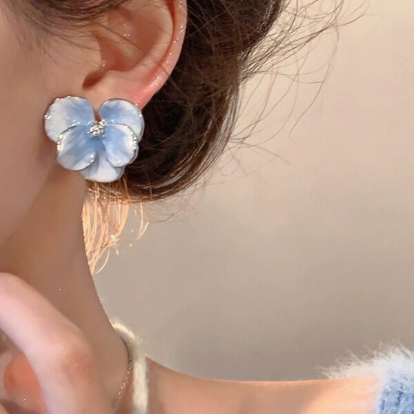 Wholesale Super Fairy Oil Painting Retro Blue Flower Earrings Women's New Fashionable Fresh Sweet Elegant Niche Ins Mori Ears