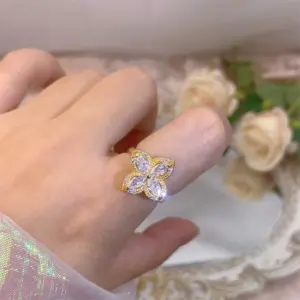 Golden Four-Leaf Clover 2 Spinning Ring / Adjustable Opening