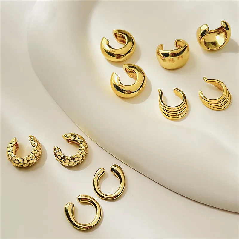 Wholesale 1 Pair Casual Elegant Vintage Style C Shape Plating Copper 18k Gold Plated Ear Cus