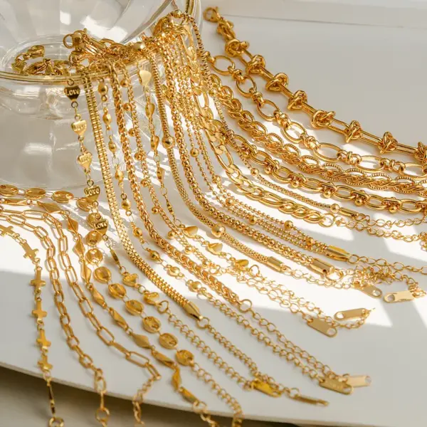 Ion Plating (IP) 18K Gold Plated Cross Heart Shape 304 Stainless Steel Classic Style Commute Waterproof Non Tarnish 304 Stainless Steel Lobster Trigger Clasp Closure Chain Bracelet