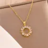 Wholesale Water Plating Vacuum Plating Real Gold Plated 18K Gold Circle Heart Shape Flower 304 Stainless Steel Titanium Steel Simple Style Waterproof Non Tarnish 201 Stainless Steel Pendant Necklace