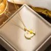 Wholesale PVD Coated Real Gold Plated Daisy Stainless Steel Simple Style Waterproof Non Tarnish Titanium Steel Pendant Necklace