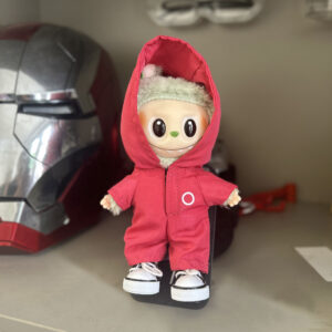 Red round (only clothes, no belt and gun)