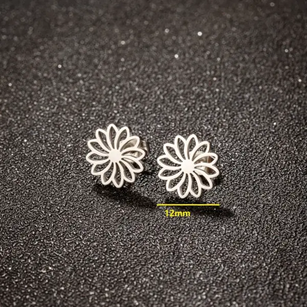 PVD Coated 18K Gold Real Gold Plated Flower 304 Stainless Steel Simple Style Waterproof Non Tarnish Ear Studs