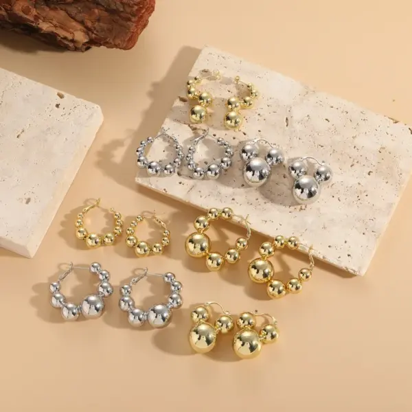 Wholesale 1 Pair Elegant Luxurious Classic Style Ball Plating Copper 14k Gold Plated Hoop Earrings