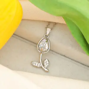 White Tulip Necklace / Silver