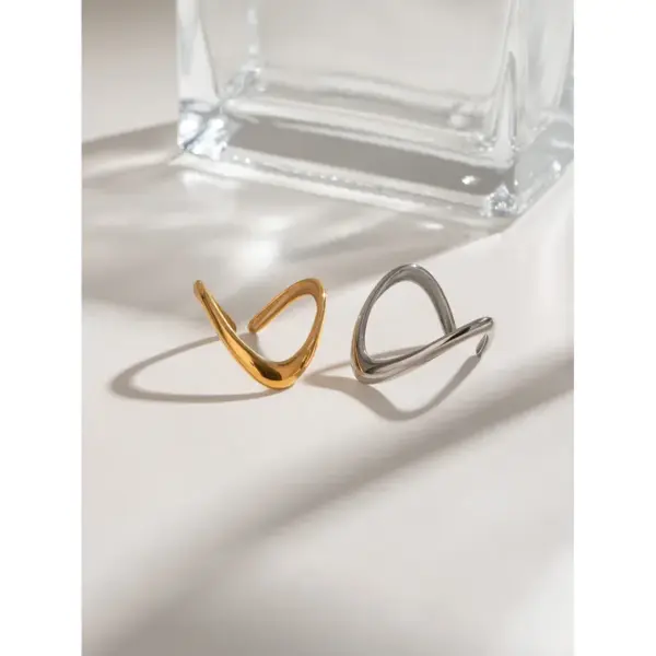 Wholesale 304 Stainless Steel Solid Color PVD Coated 18K Real Gold Plated Real Gold Plated Simple Style Classic Style Waterproof Non Tarnish Open Rings