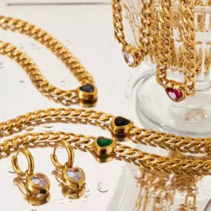 PVD Coated Real Gold Plated 16K Gold White Gold Plated Gold Plating Heart Shape 304 Stainless Steel Simple Style Waterproof Non Tarnish Bracelets Earrings Necklace