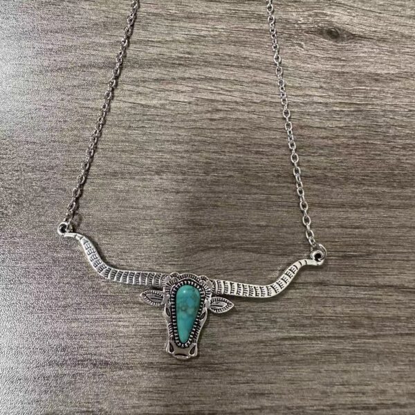 Wholesale Zhuo Xuan Cross-Border European and American Retro Long-Horned Cow Head Inlaid Turquoise Necklace Stylish Niche Western Ethnic Style Clavicle Chain