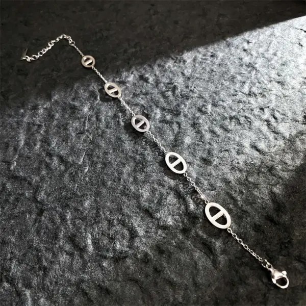 Wholesale Simple Style Geometric Titanium Steel 18K Gold Plated Bracelets In Bulk