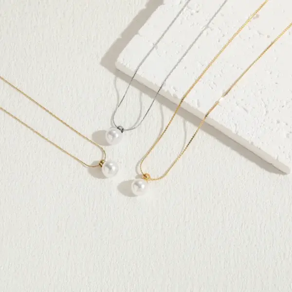 Wholesale 304 Stainless Steel ABS Pearl Solid Color PVD Coated Artificial Pearls Freshwater Pearl 14K Gold Plated Elegant Luxurious Classic Style Plating Inlay Box Chain Pendant Necklace