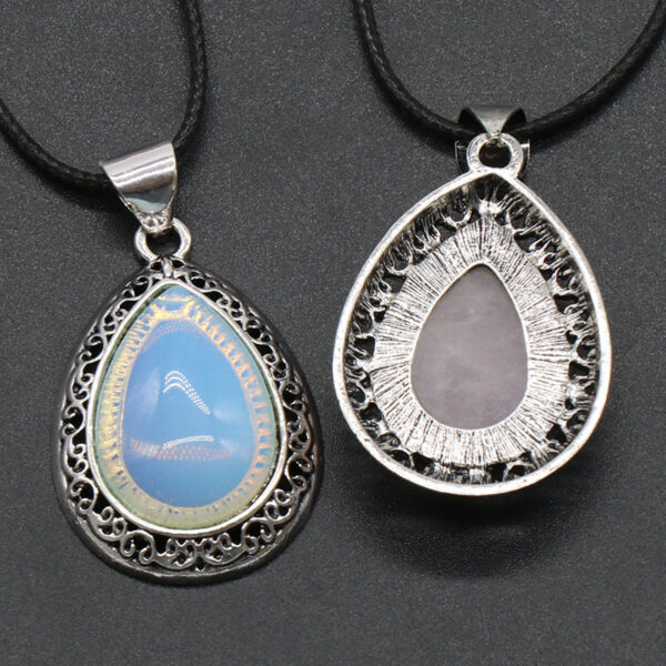 Wholesale Natural crystal agate semi-precious stone teardrop pendant