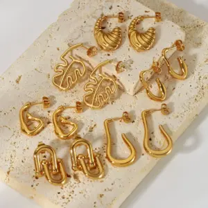 Wholesale PVD Coated Real Gold Plated 18K Gold Leaves Solid Color 304 Stainless Steel Simple Style Waterproof Non Tarnish Ear Studs