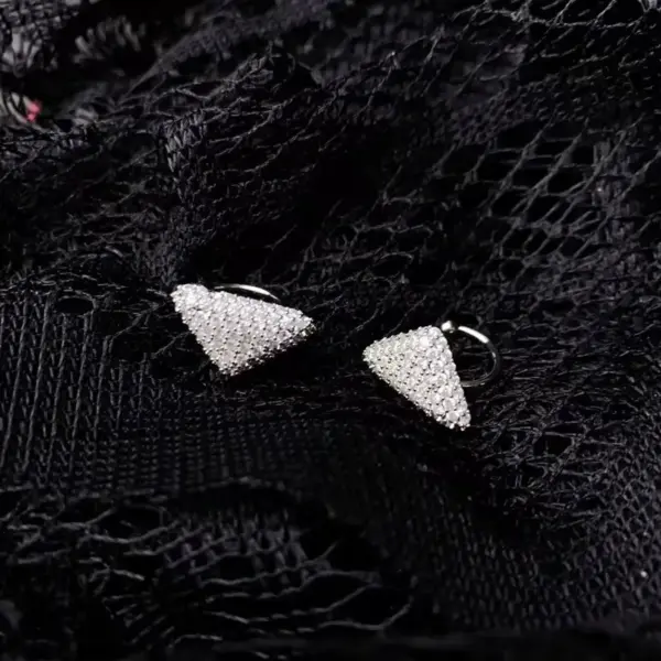 Copper Geometric Water Plating Zircon 18K Gold Plated IG Style Elegant Gold Ear Cuffs