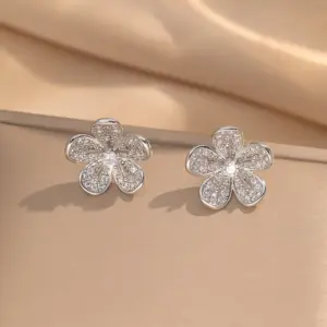 237 Peach Blossom Studs / Steel Color