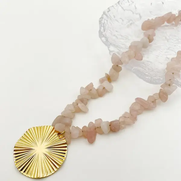 Wholesale PVD Coated Real Gold Plated 18K Gold Leaves Heart Shape Flower 304 Stainless Steel Vacation Beach Pastoral Waterproof Non Tarnish 304 Stainless Steel Pendant Necklace