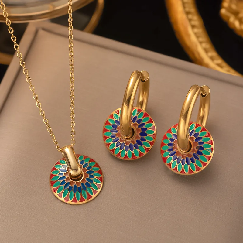 Wholesale PVD Coated Real Gold Plated 18K Gold Flower 304 Stainless Steel Retro Waterproof Non Tarnish Earrings Necklace