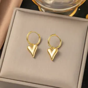 17 [Ag253] Pointed Heart Earrings / Gold