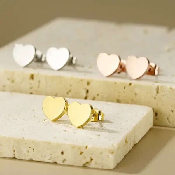 304 Stainless Steel Heart Shape PVD Coated 18K Real Gold Plated Simple Style Waterproof Non Tarnish Ear Studs