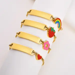 PVD Coated Gold Plated Rainbow Heart Shape Strawberry 201 Stainless Steel Sweet Simple Style Waterproof Non Tarnish 201 Stainless Steel Bracelets