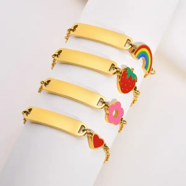 PVD Coated Gold Plated Rainbow Heart Shape Strawberry 201 Stainless Steel Sweet Simple Style Waterproof Non Tarnish 201 Stainless Steel Bracelets