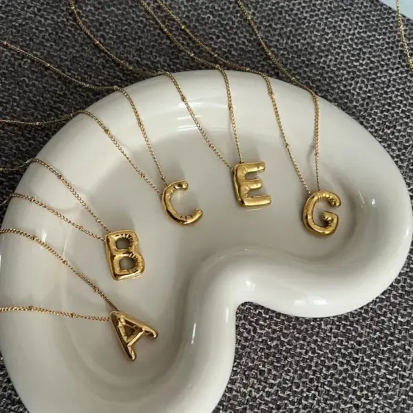 Wholesale PVD Coated Real Gold Plated Letter 304 Stainless Steel Simple Style Waterproof Non Tarnish 304 Stainless Steel Pendant Necklace