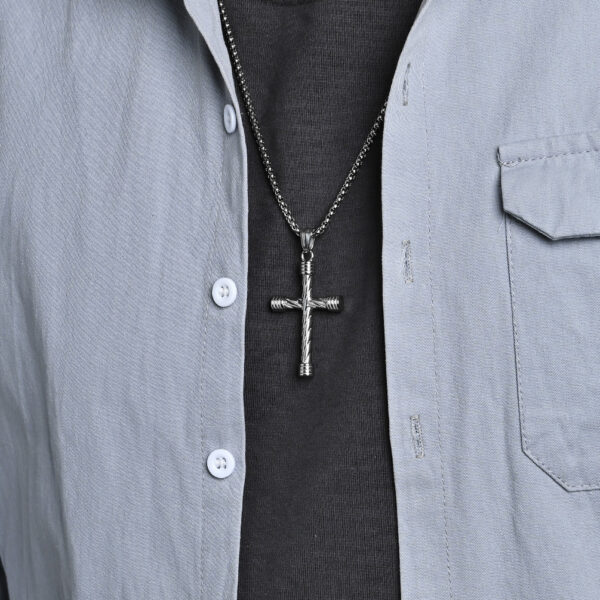Wholesale Cross-border European and American Twist Titanium Cross Necklace Men's Personalized Hip Hop Punk Stainless Steel Cross Pendant