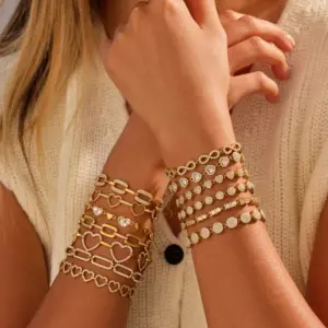 Wholesale Color Retention 304 Stainless Steel Round Heart Zircon Bracelet Gold Plated Elegant Bracelet