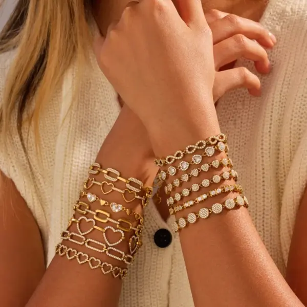 Wholesale Color Retention 304 Stainless Steel Round Heart Zircon Bracelet Gold Plated Elegant Bracelet