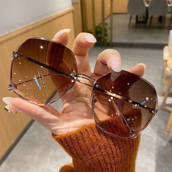 Wholesale 2023 Summer Internet Celebrity Trendy Sunglasses Frameless Cut Edge Gradient Color Gradient Sunglasses Women's Korean Style Fashion Large Frame Glasses