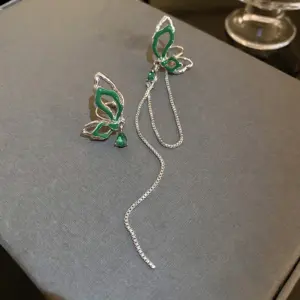 Ear Clip-Green