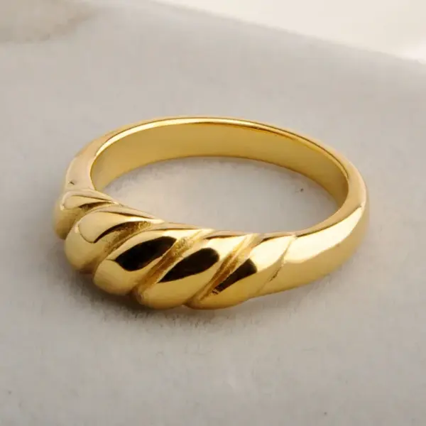 PVD Coated Real Gold Plated Waves Stainless Steel Simple Style Waterproof Non Tarnish Rings