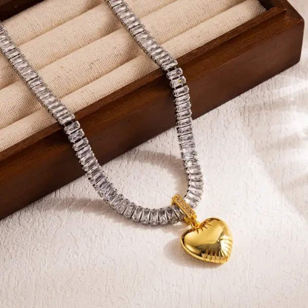 Wholesale Elegant Glam Pentagram Heart Shape Copper 18k Gold Plated Zircon Pendant Necklace In Bulk