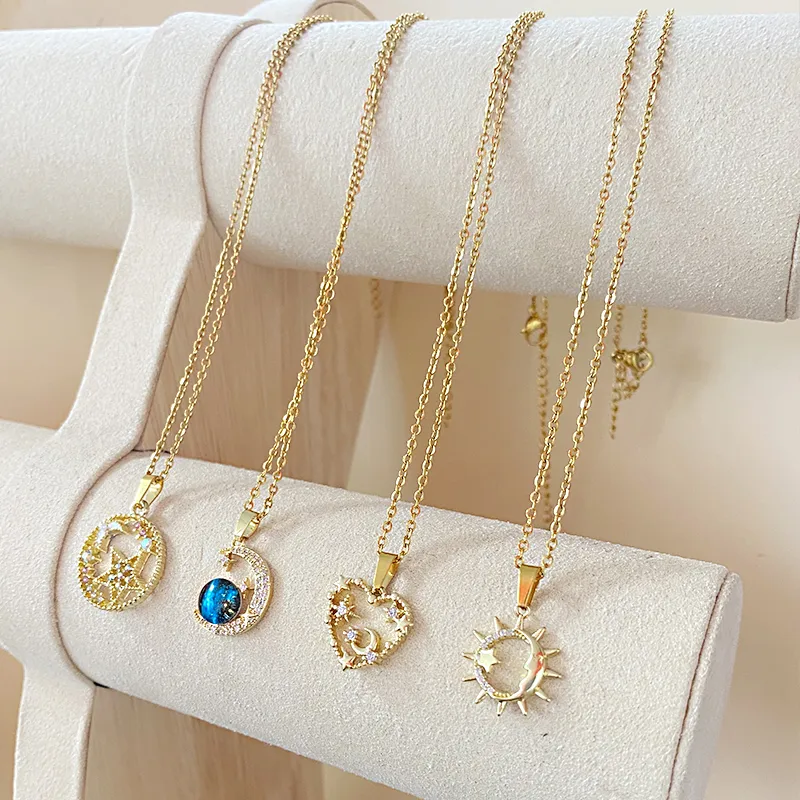 Wholesale Jewelry Elegant Shiny Star Moon Heart Shape 304 Stainless Steel Copper Zircon Plating Inlay Pendant Necklace
