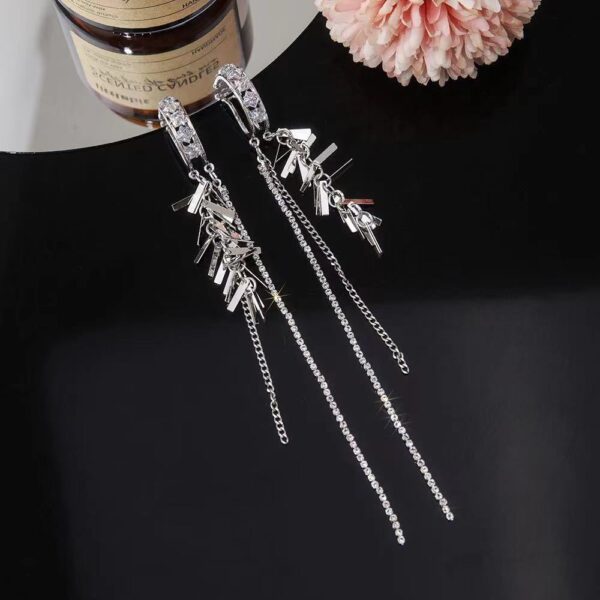Wholesale Sweet Cool Cold Style Zirconium Ear Clip Sequins Rhinestone Tassel Niche Design Sense Long Temperament Personalized Earrings for Women