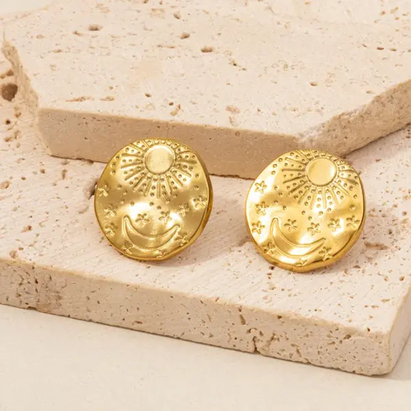 Wholesale Ion Plating (IP) Real Gold Plated 18K Gold Sun Moon Heart Shape 304 Stainless Steel Basic Modern Style Classic Style Waterproof Non Tarnish Ear Studs