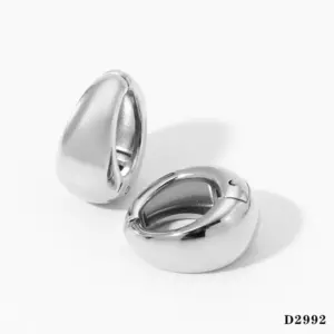 Silver Ear Clip D2992