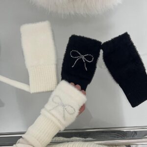Wholesale Homemade Imitation Mink Hair Half Finger Gloves Bow Hot Drilling Warm Cute Finger Leakage Cold-proof Warm Finger Set Student Women